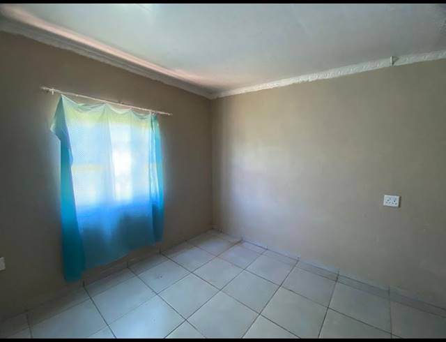 2 BEDROOM HOUSE FOR SALE IN MZINGAZI